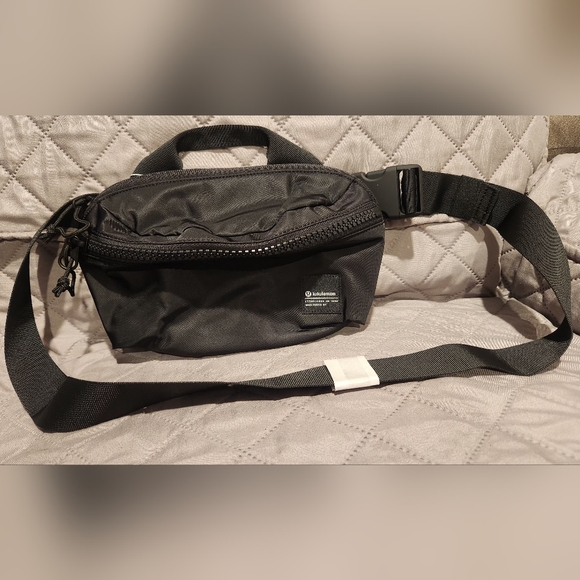 Lululemon allday belt bag 2.5L - Picture 1 of 2
